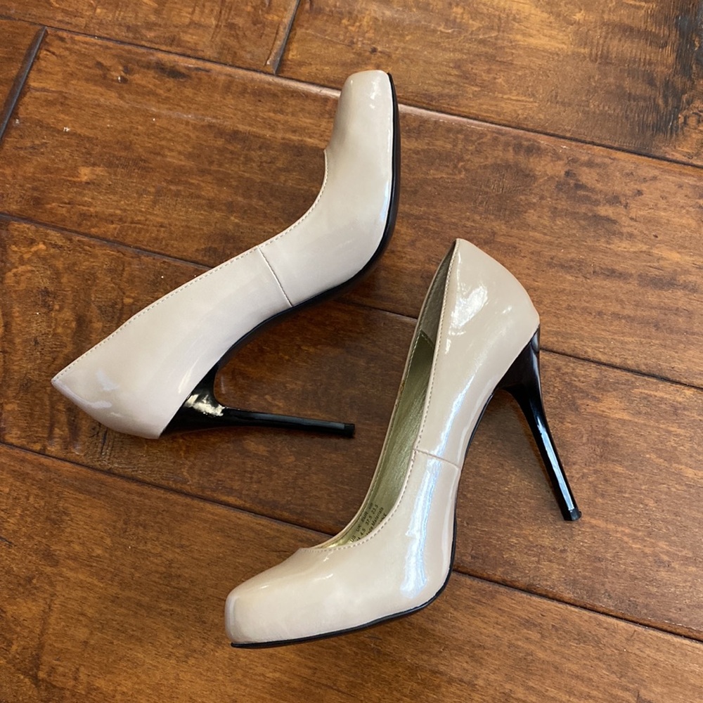 Carlos by Carlos Santana Lynx Patent Leather Pumps